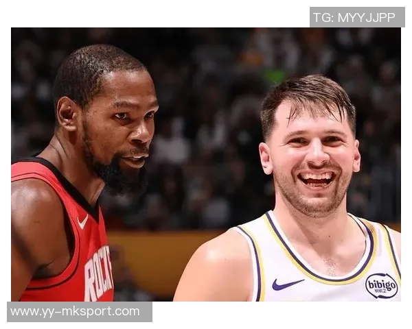 东契奇轻松战胜雷迪克玩匹克球引发笑声让他气坏了真是太有趣了